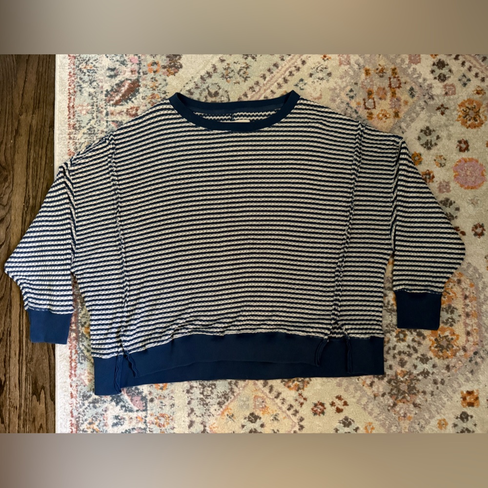American Eagle - Blue & White Knit Crewneck Top